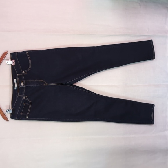 Levi's 311 Shaping Skinny Dark Wash Jeans Size 32 - Picture 1 of 6